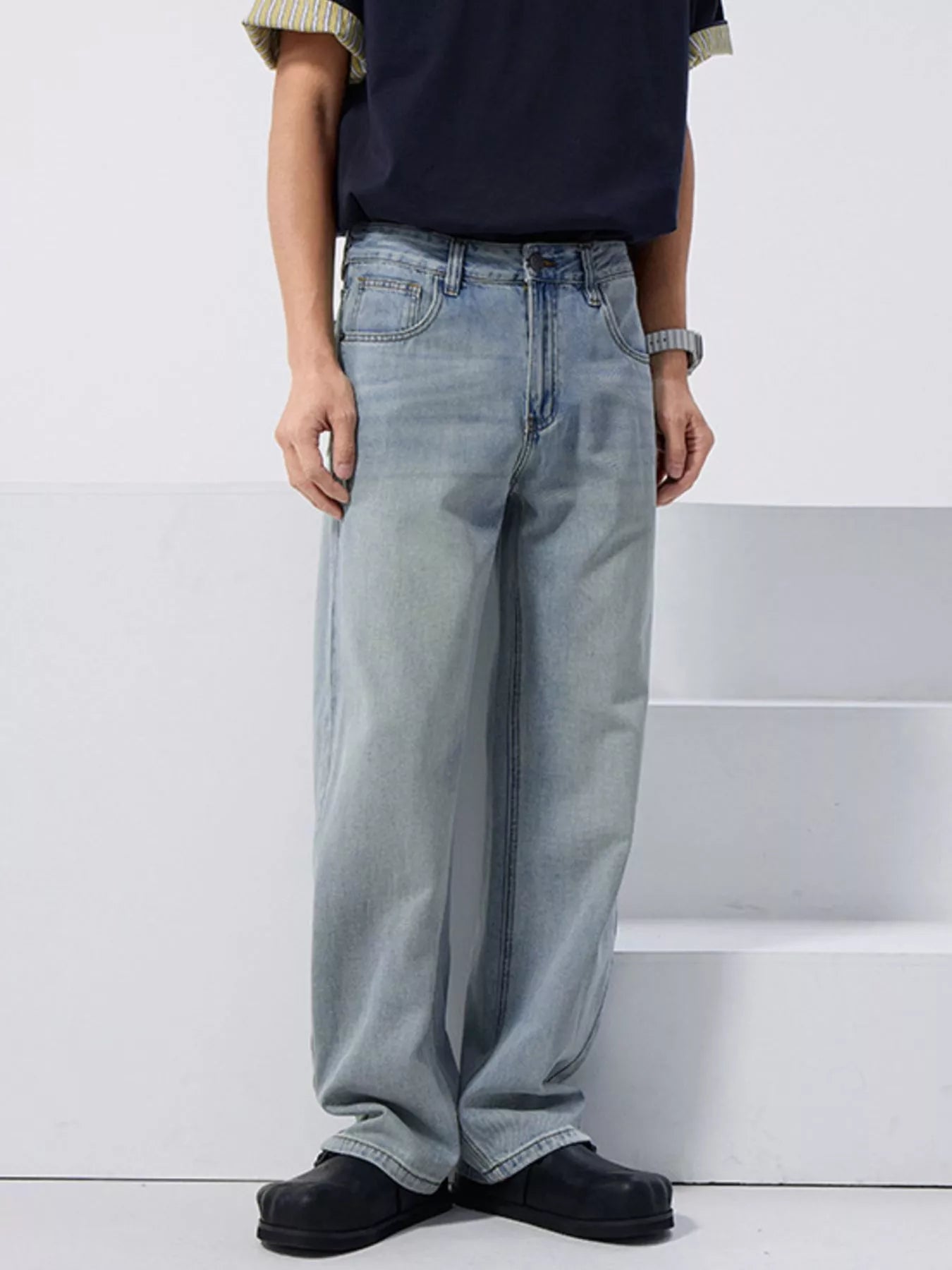 Wash Relaxed Fit Jeans in Classic in Light Blue for Men