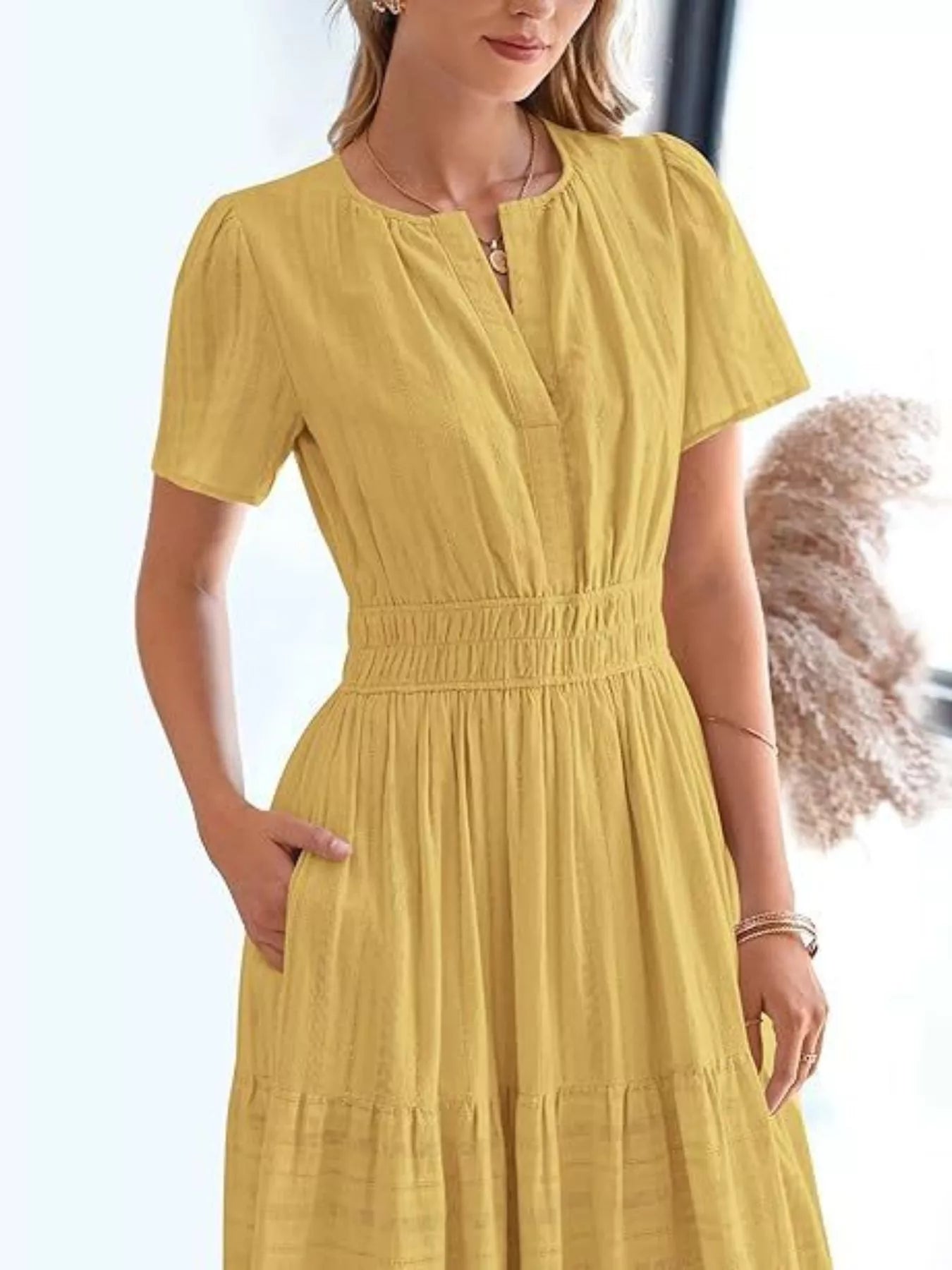 Plus Size Short Sleeve Tiered Midi Dress in Black for Women