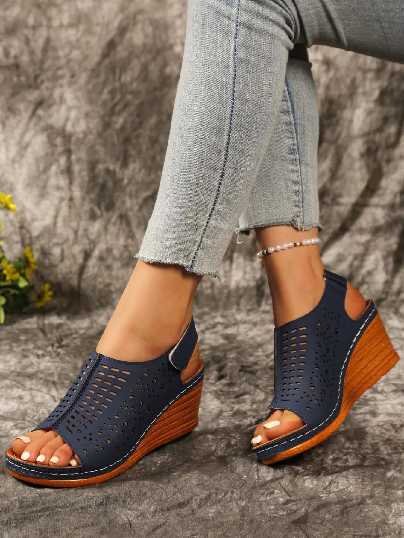 Open Toe Wedge Sandals in Classic in Black for Women