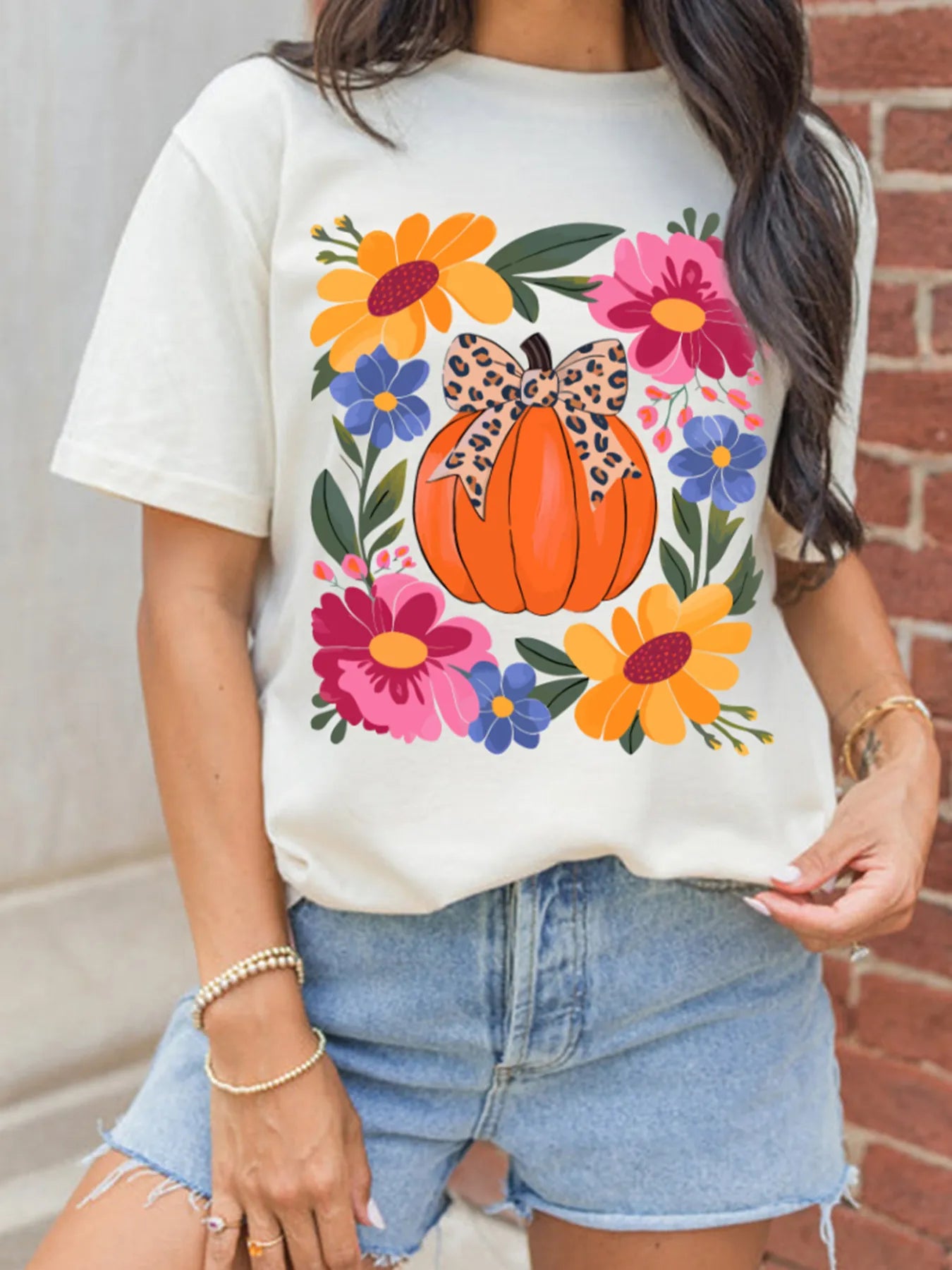 Pumpkin Floral Graphic Round Neck T-Shirt in White for Women