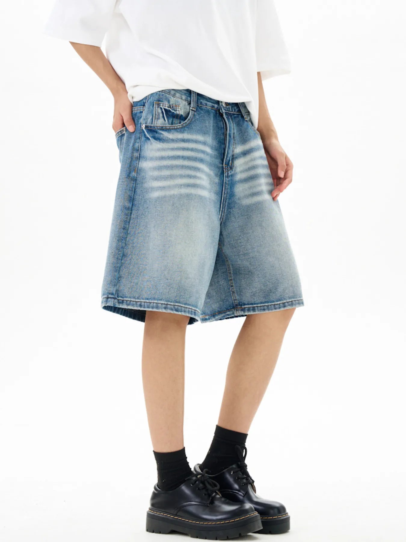 Washed Loose Fit Denim Shorts in Vintage Blue for Men