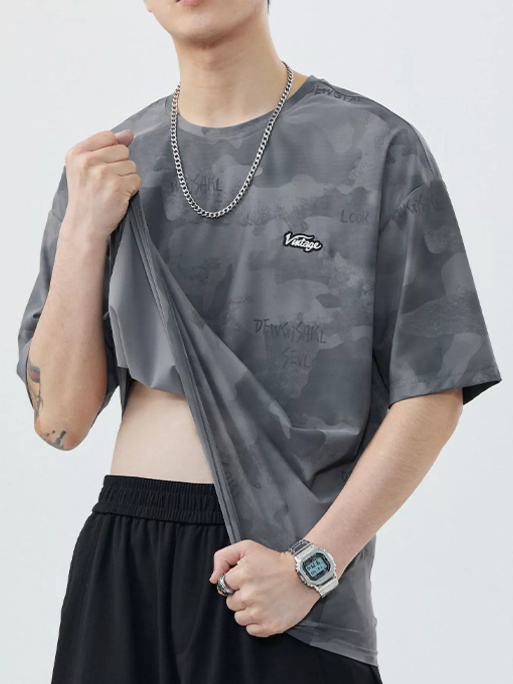 Plus Size Round Neck Relaxed Fit T-Shirt in Black for Men