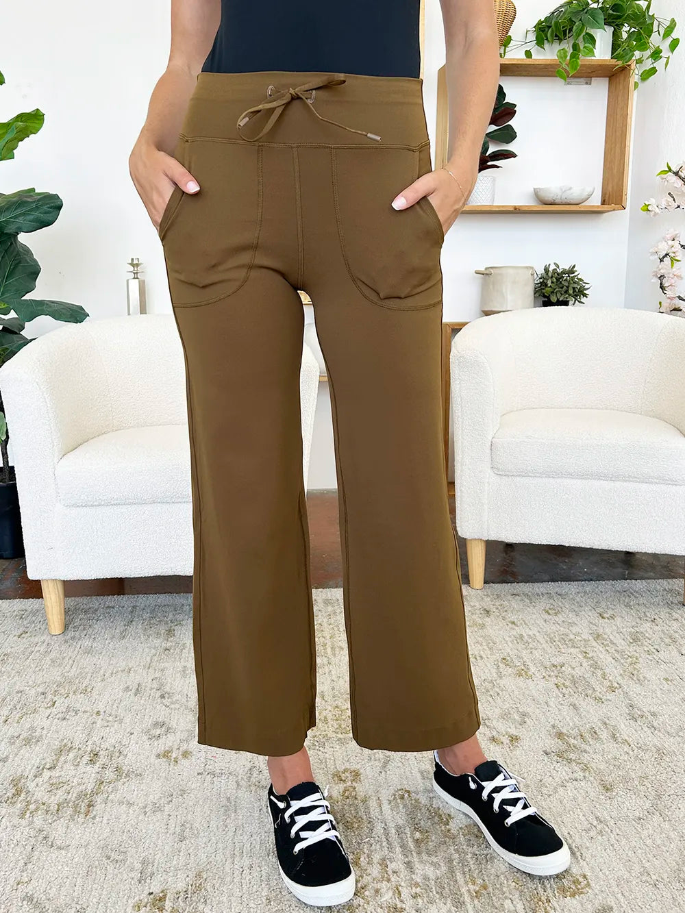 Drawstring Waist Wide Leg Sports Pants with Pockets in Brown for Women