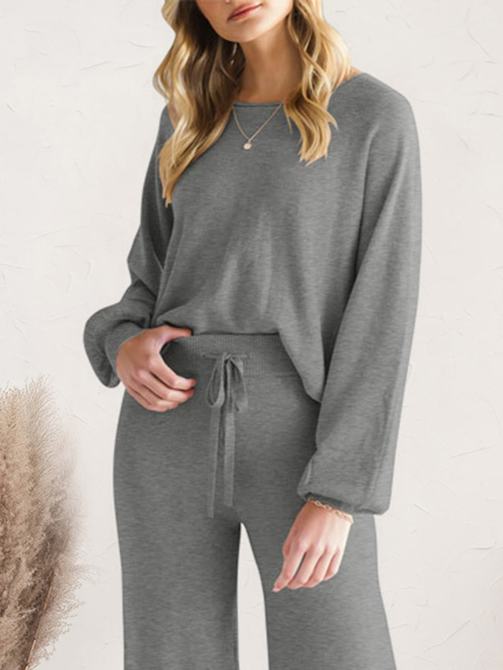 Long Sleeve Lounge Top and Drawstring Pants Set in Black for Women