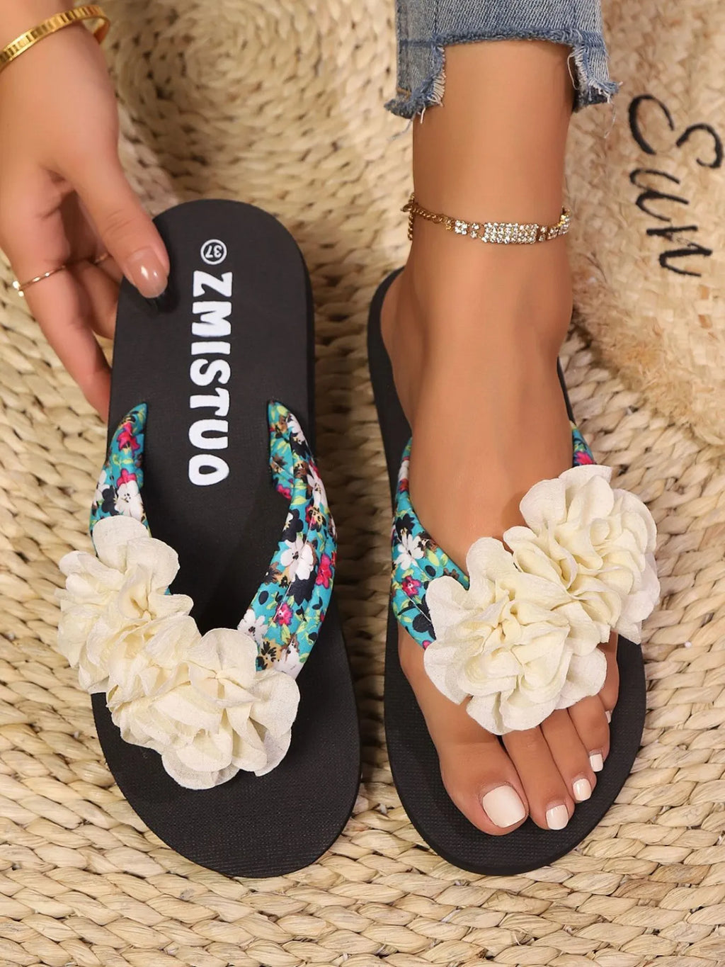 Flower Toe Post Platform Sandals in Light Blue for Women