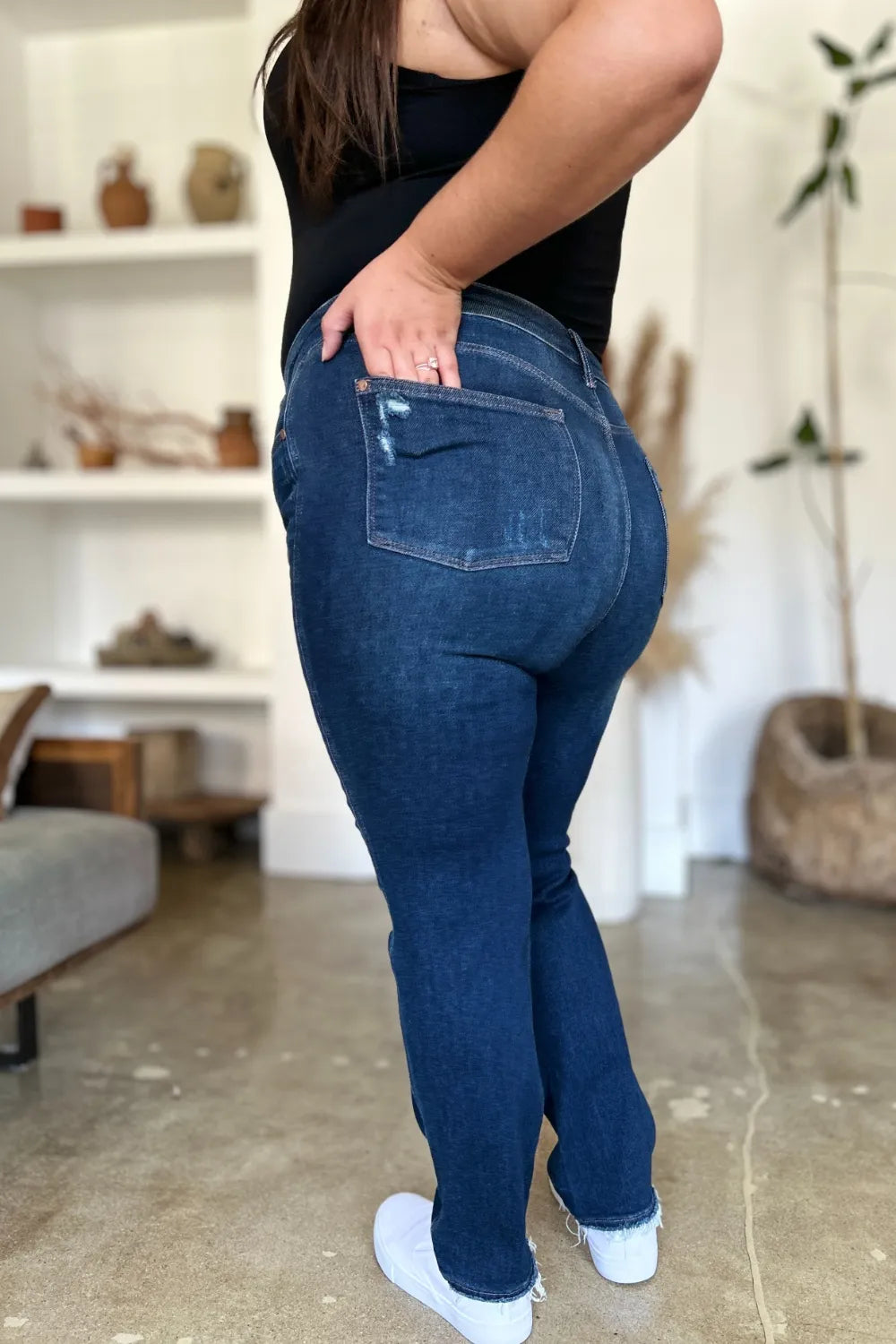 Plus Size High Waist Rigid Magic Heavy Destroy Straight Jeans in Dark for Women