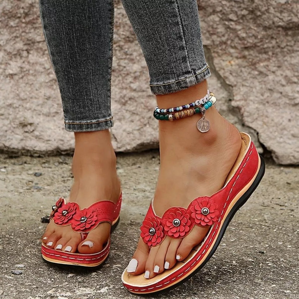 Toe Post Wedge Sandals in Classic in Black for Women