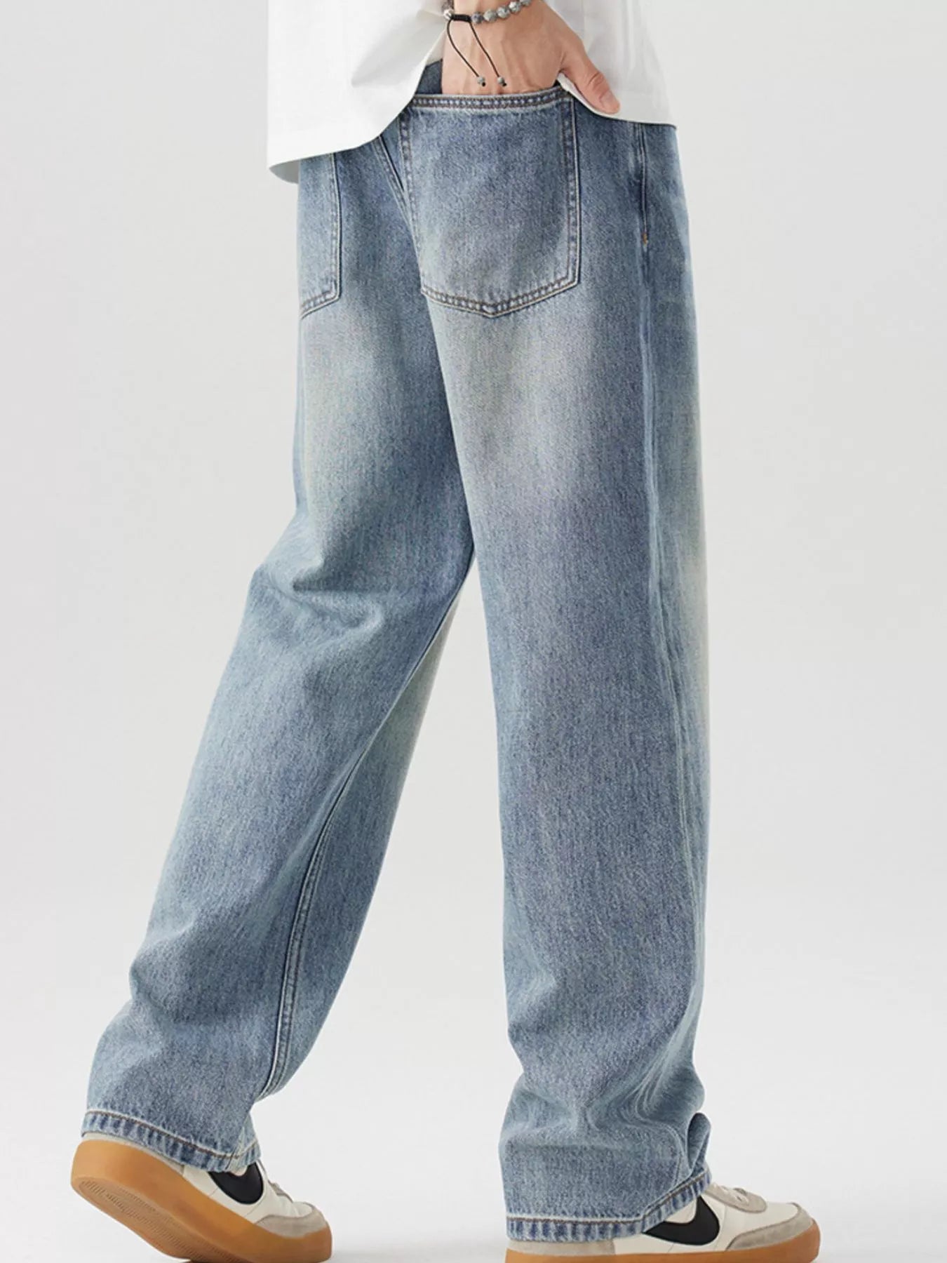 Vintage Wash Loose Fit Jeans in Blue for Men