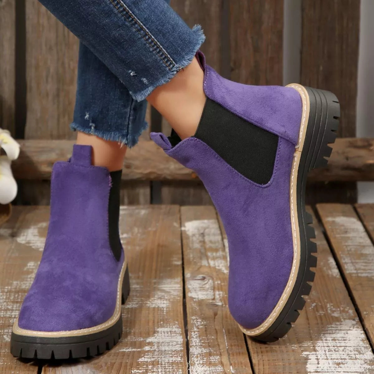 Round Toe Block Heels Boots in Classic in Green for Women