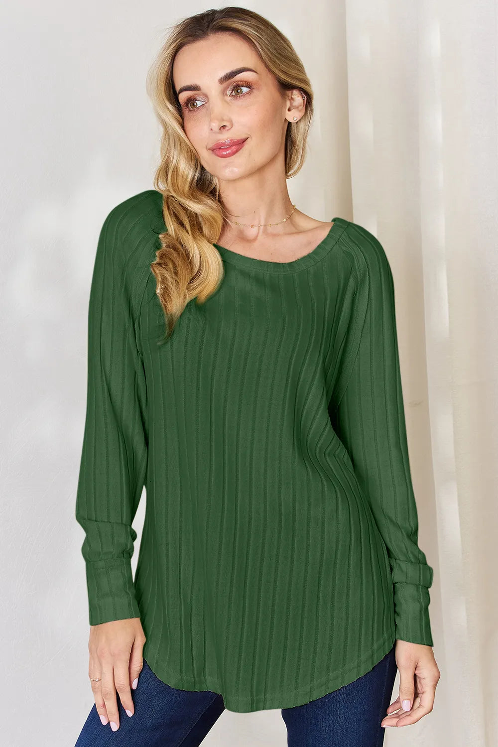 Plus Size Ribbed Round Neck Slit T-Shirt in Green for Women
