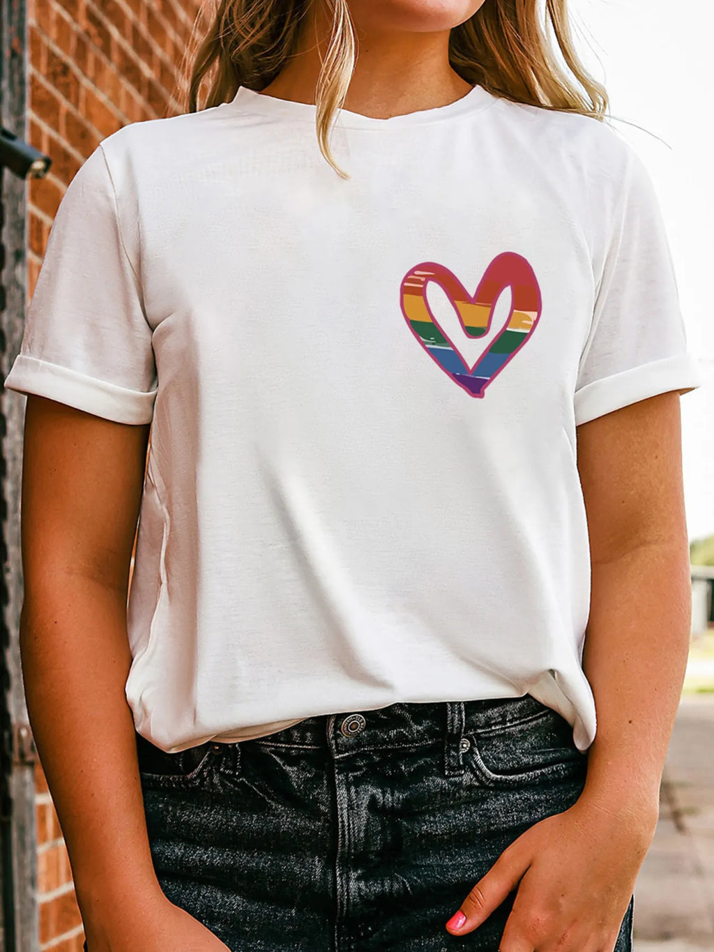 Letter Round Neck Short Sleeve T-Shirt in White for Women