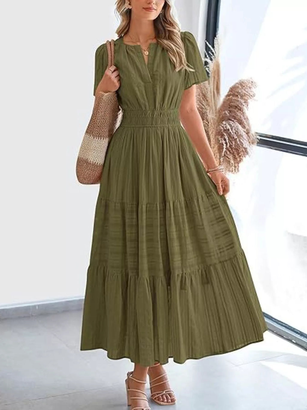Plus Size Short Sleeve Tiered Midi Dress in Black for Women