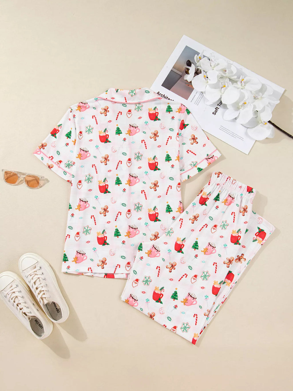 Christmas Spirit Cute Holiday Print Short Sleeve Shirt and Pants 2pcs Pajama Set in Blush Pink for Women