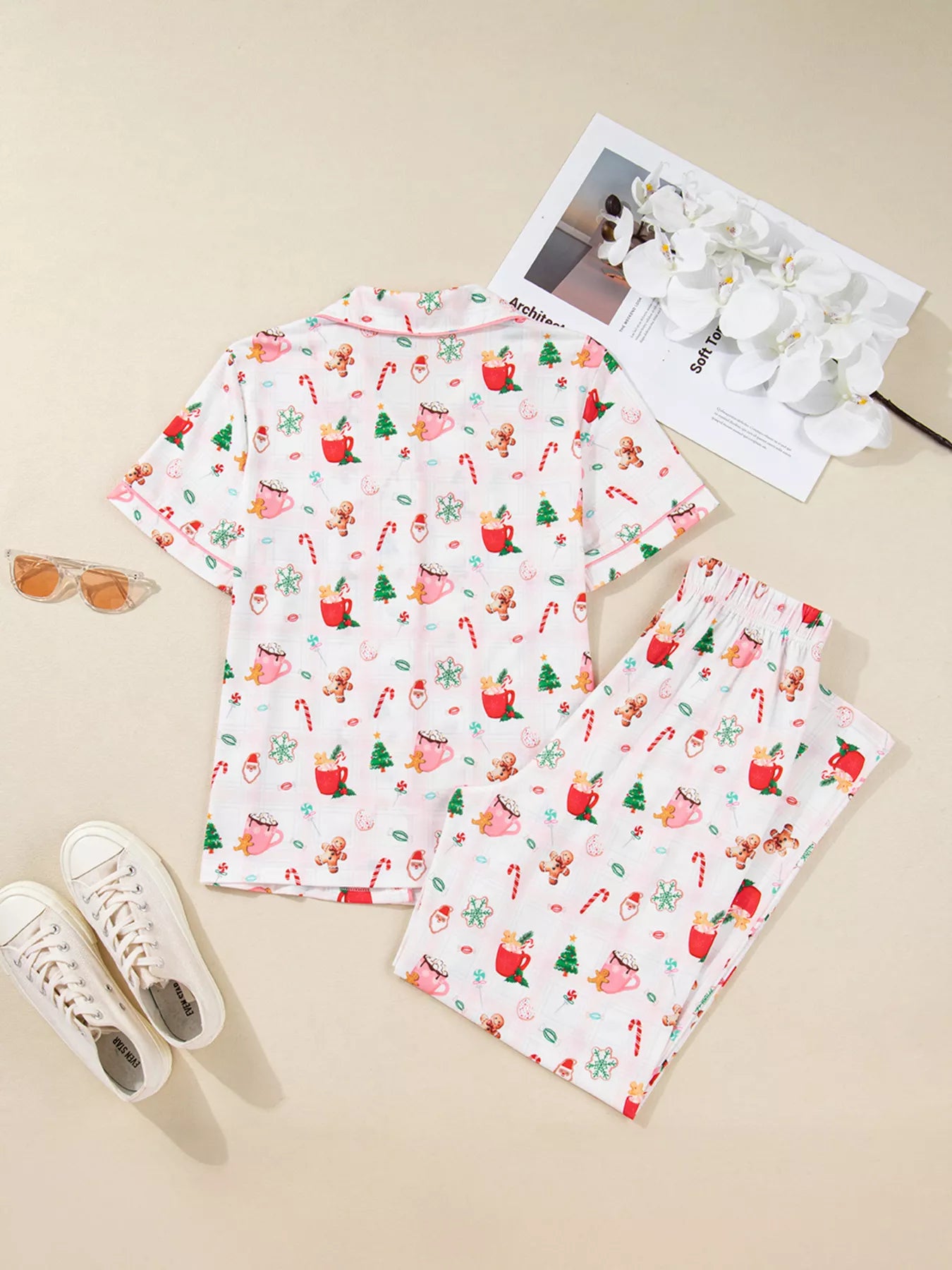 Christmas Spirit Cute Holiday Print Short Sleeve Shirt and Pants 2pcs Pajama Set in Blush Pink for Women