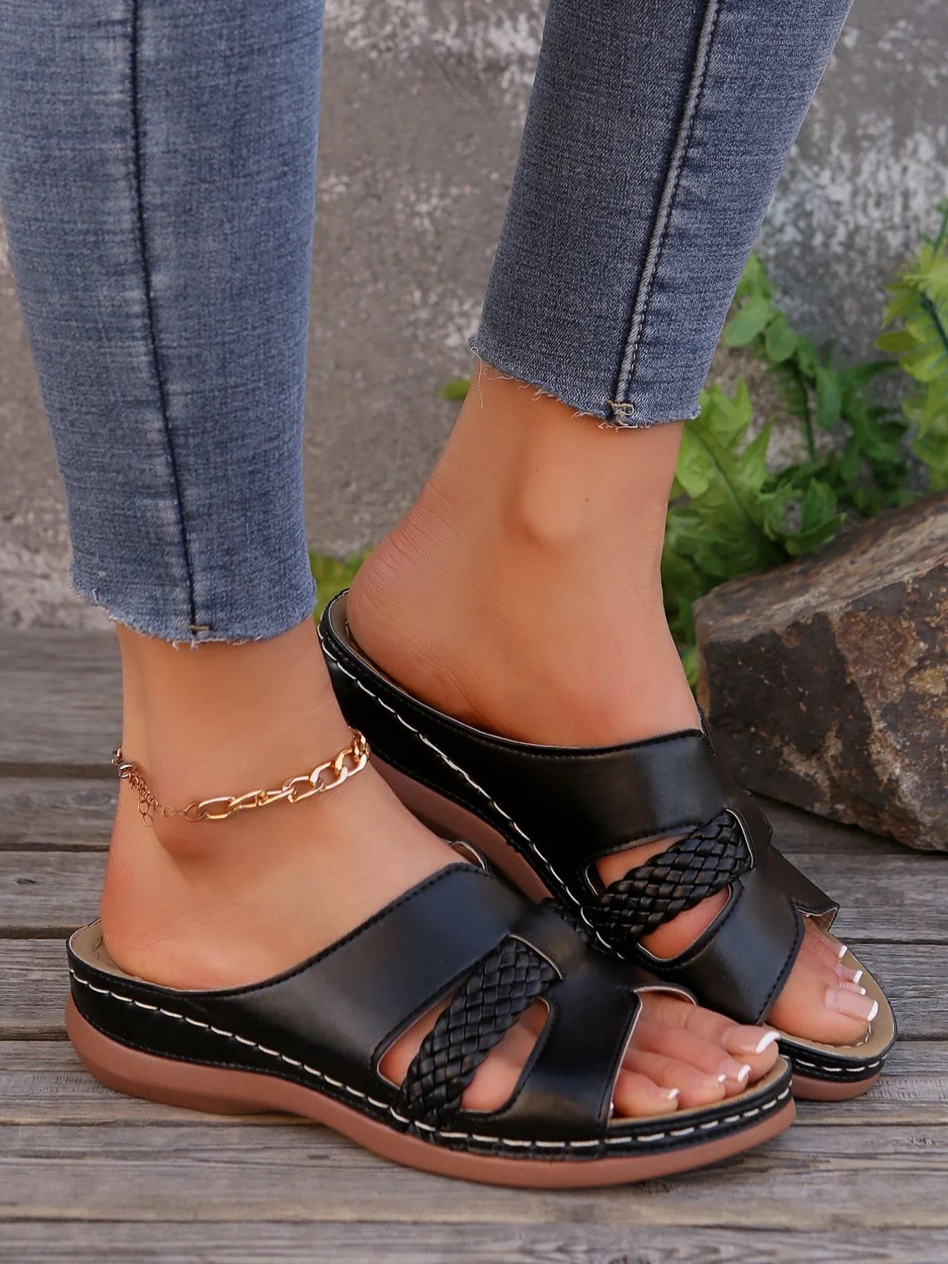 Open Toe Wedge Sandals in Relaxed in White for Women