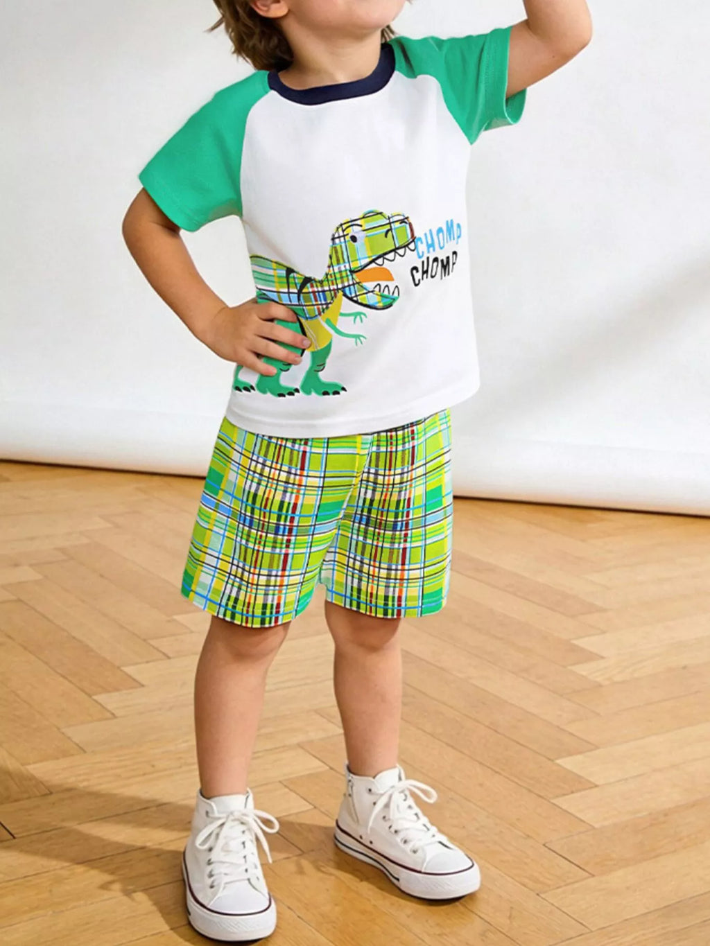 Dinosaur Print T-Shirt & Plaid Shorts Set in White for Boys