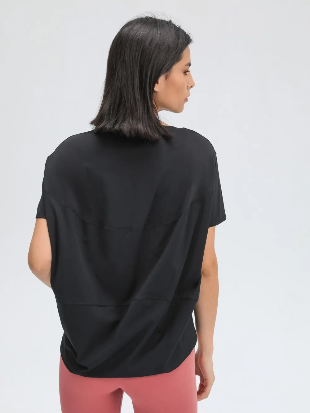 Round Neck Short Sleeve Active T-Shirt in Classic in Black for Women
