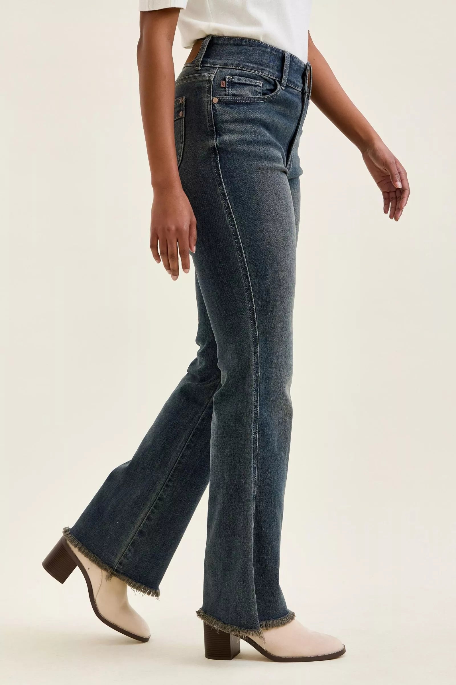 High Waist Double Button Frayed Hem Jeans in Md for Women