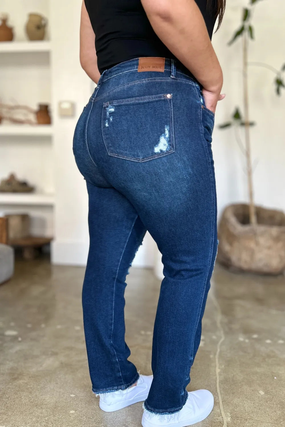 Plus Size High Waist Rigid Magic Heavy Destroy Straight Jeans in Dark for Women