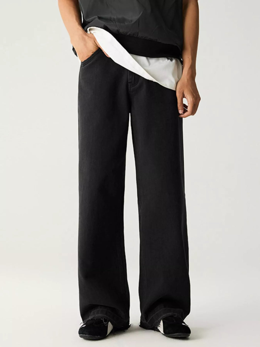 Wash Relaxed Fit Wide Leg Jeans in Berry Red for Men
