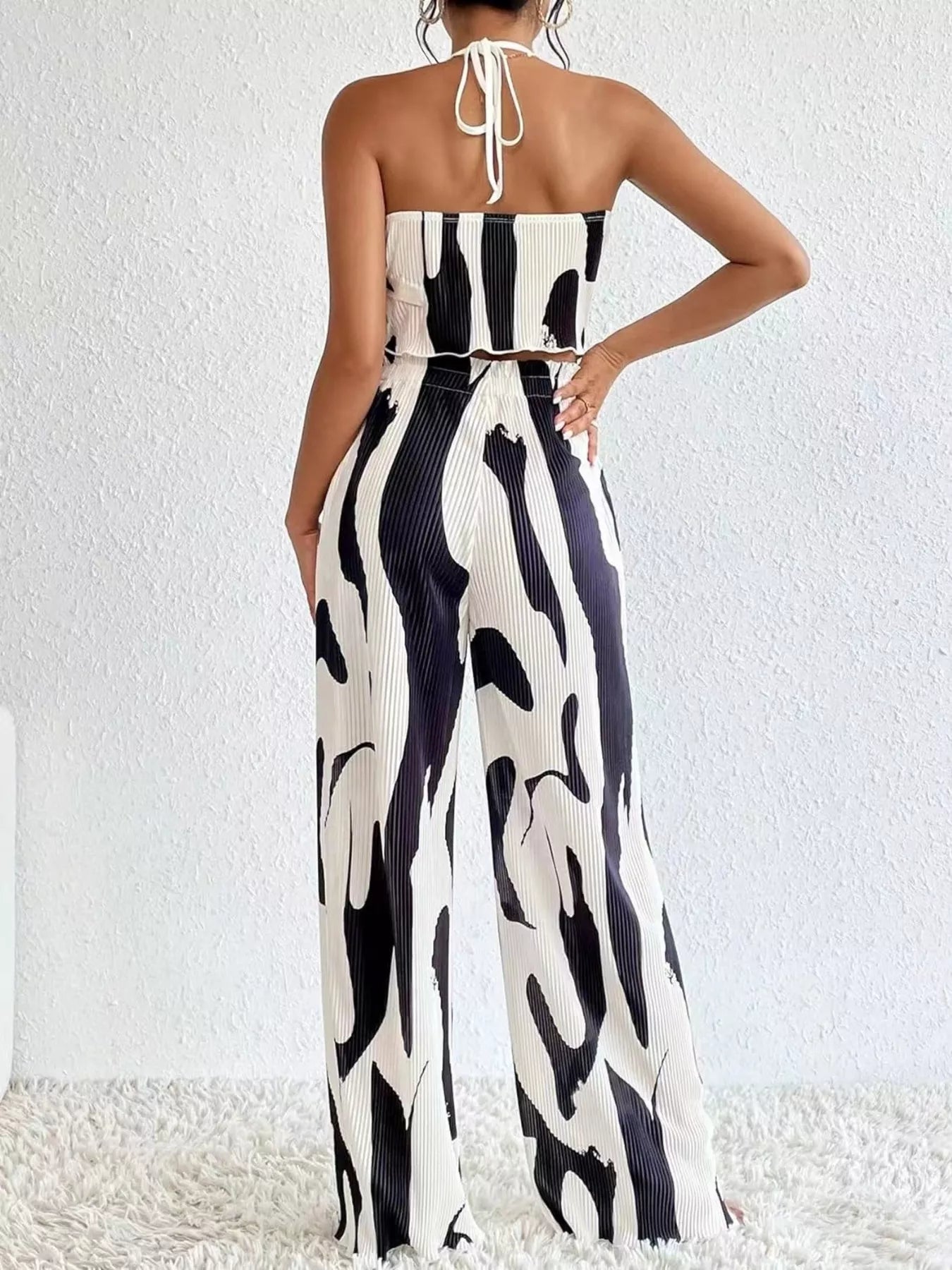 Abstract Print Halter Neck Crop Top and Wide Leg Pants Set in Black for Women