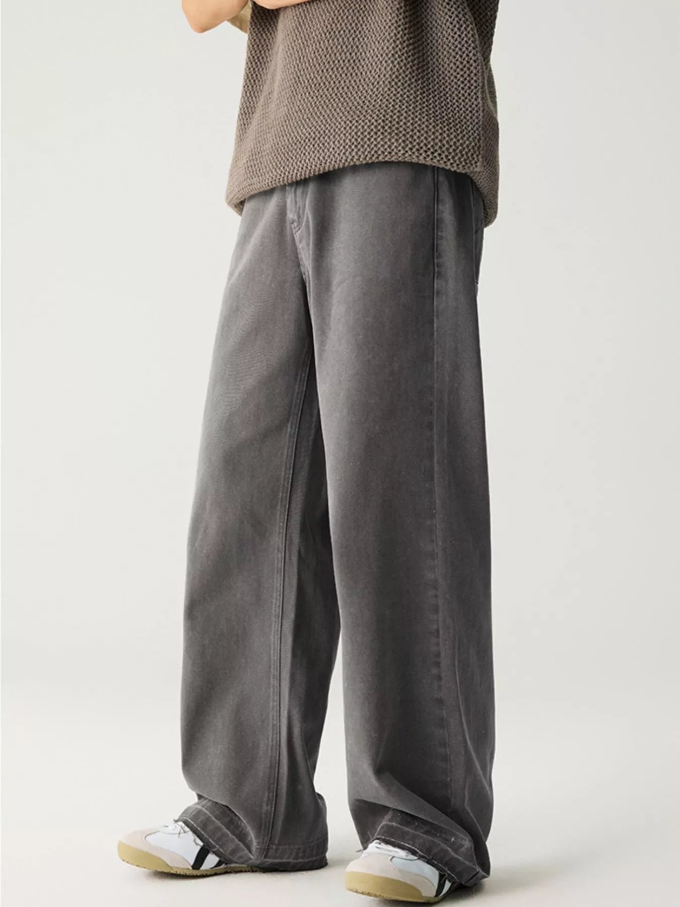 Wash Relaxed Fit Wide Leg Jeans in Berry Red in Black for Men