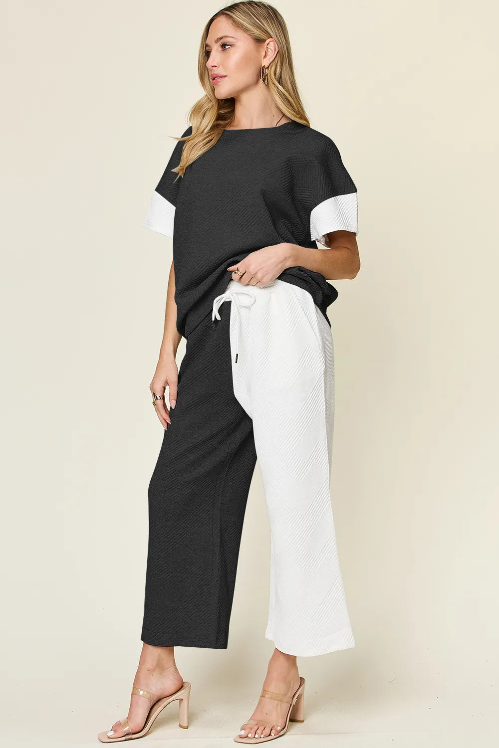 Plus Size Texture Contrast T-Shirt and Wide Leg Pants Set in Light Gray for Women