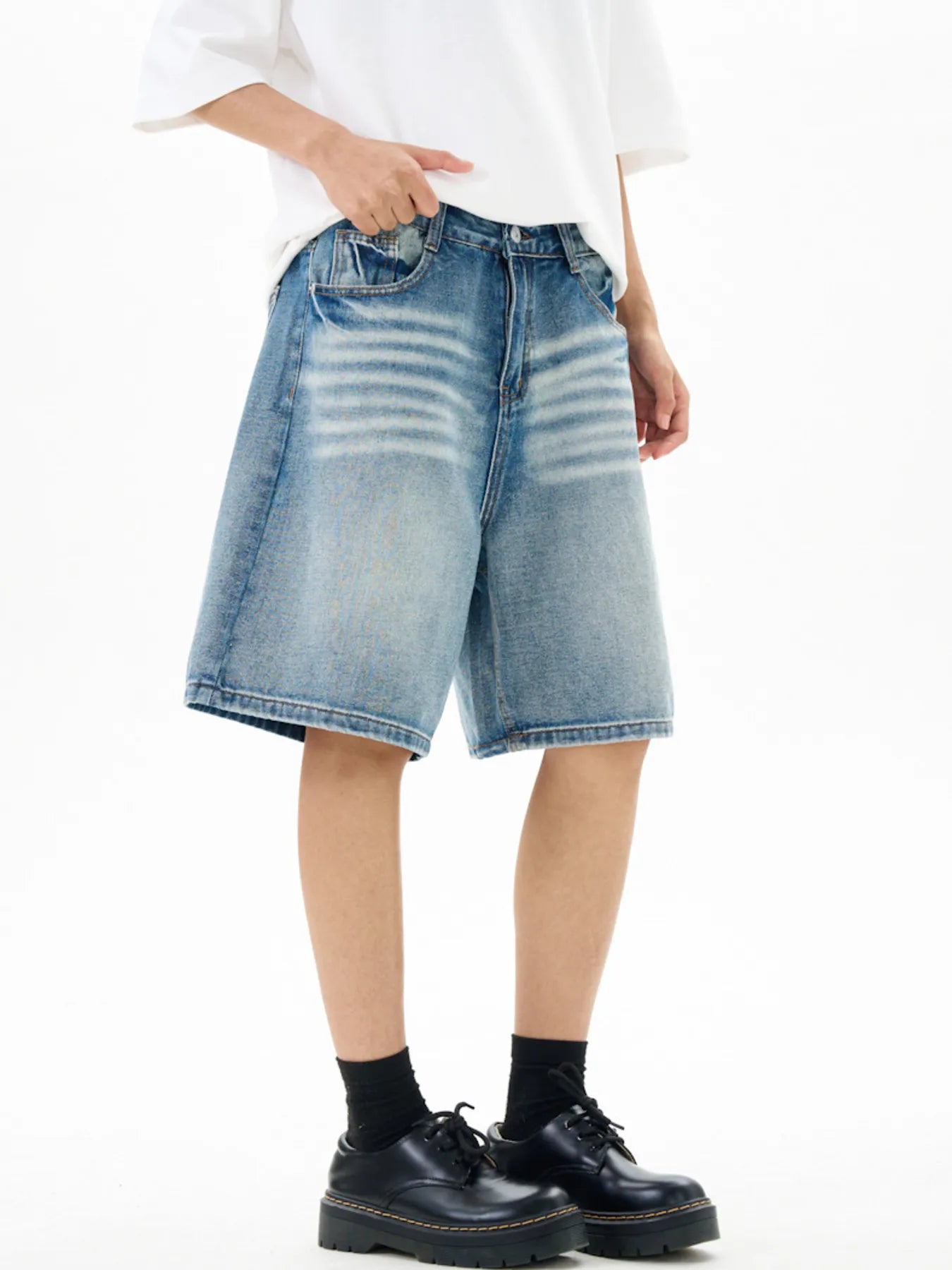 Washed Loose Fit Denim Shorts in Vintage Blue for Men