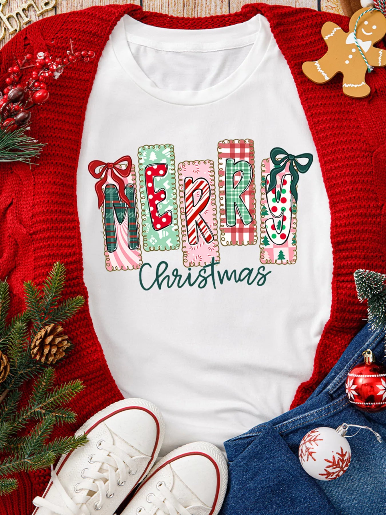 Merry Christmas Ribbon Bow Detail Holiday Graphic Tee in White for Women