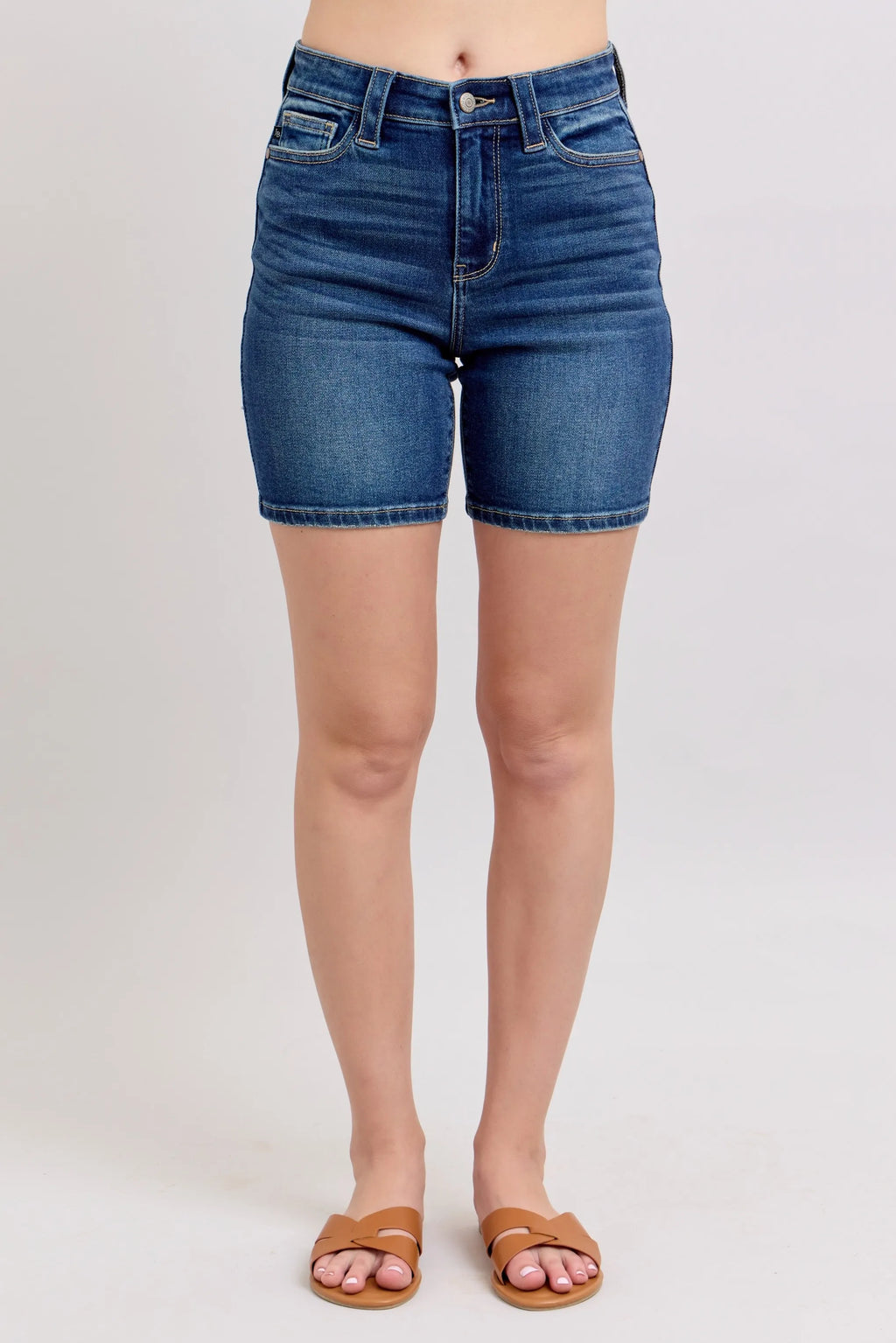 High Waist Bermudas Jeans W/ Back Flap Pockets Plus Size in Dark for Women