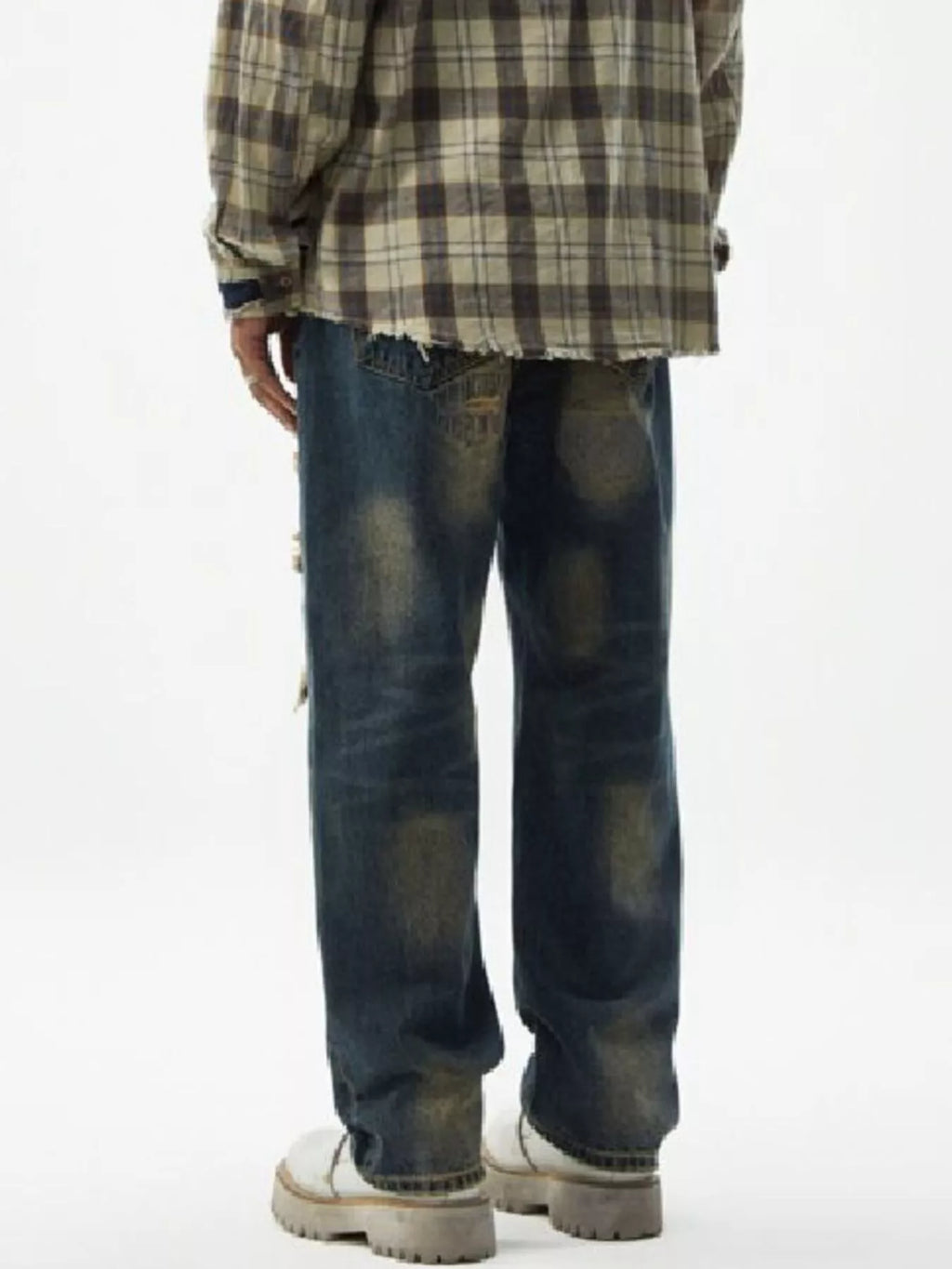Distressed Wash Relaxed Fit Wide Leg Jeans in Blue for Men