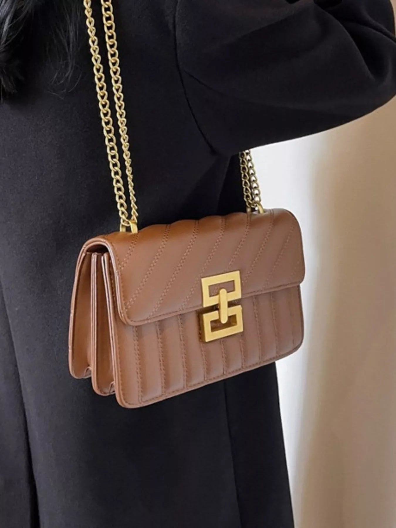 Quilted Flap Chain Crossbody Bag in Wine Red for Women