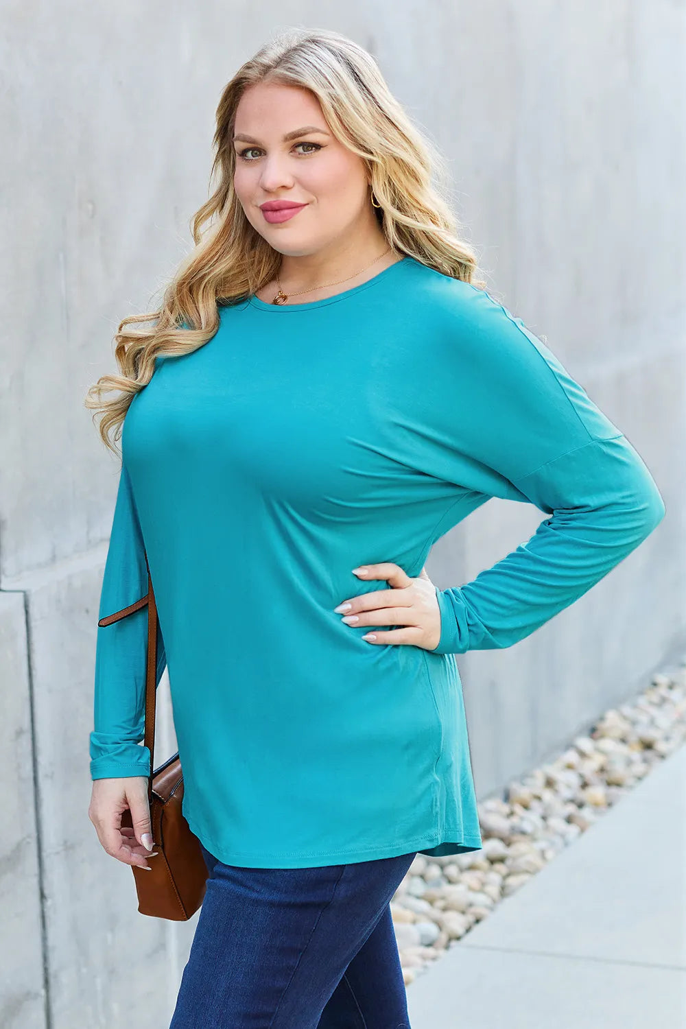Plus Size Round Neck Dropped Shoulder T-Shirt in Black for Women