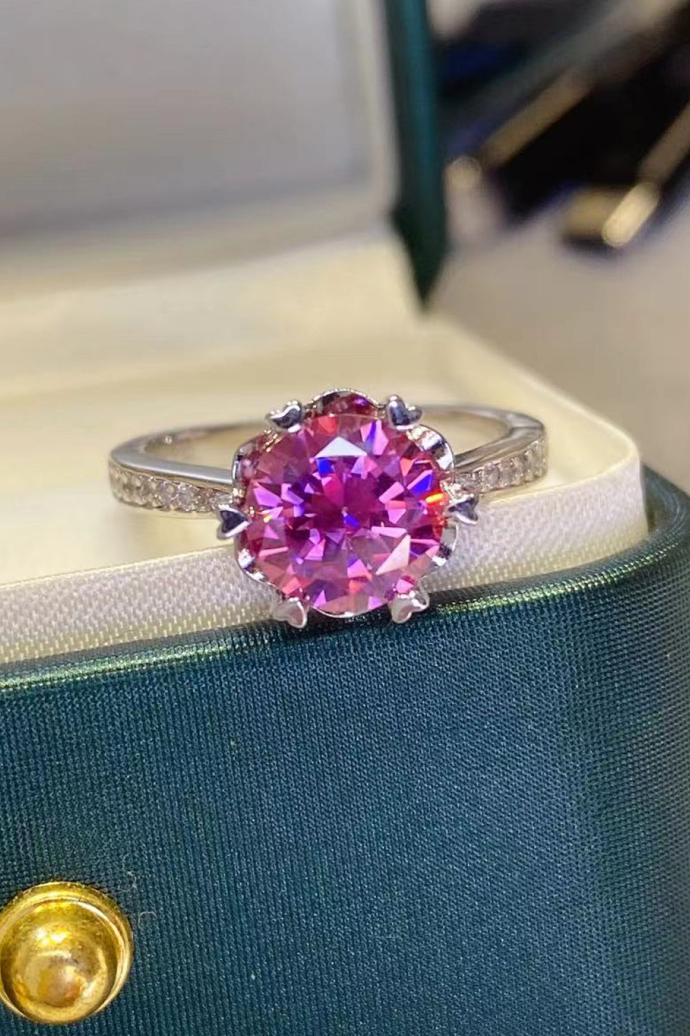 Shining for You 2 Carat Moissanite 925 Sterling Silver Ring in Pink for Women