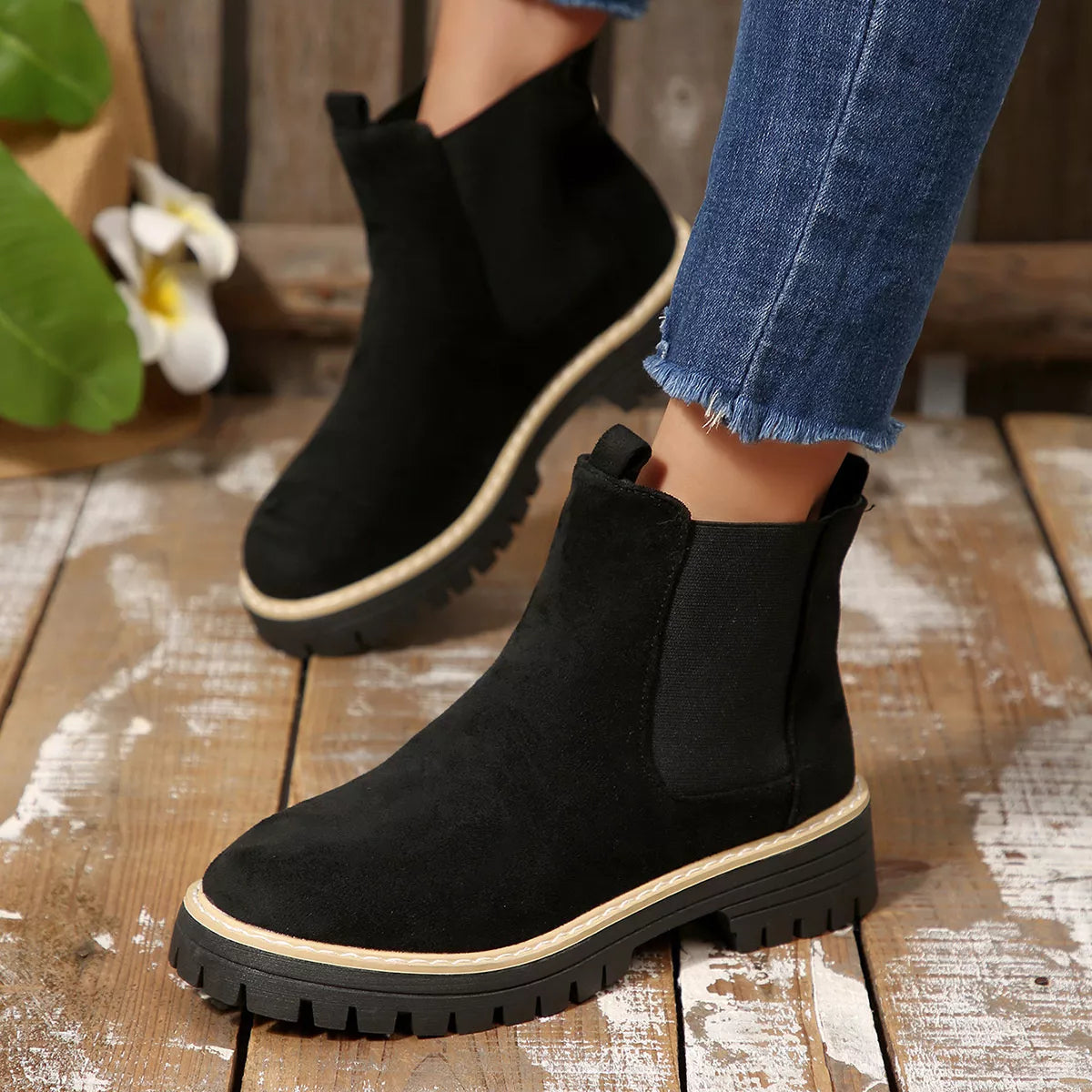 Round Toe Block Heels Boots in Brown for Women