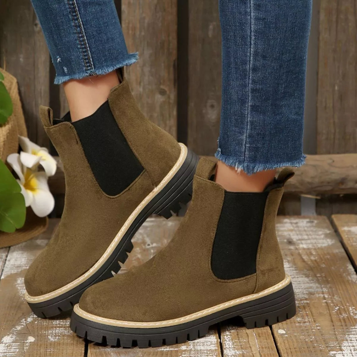 Round Toe Block Heels Boots in Classic in Gray for Women