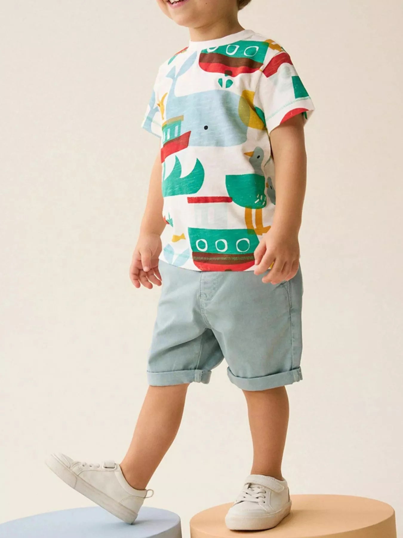 Fish Print Round Neck Tee in White for Boys