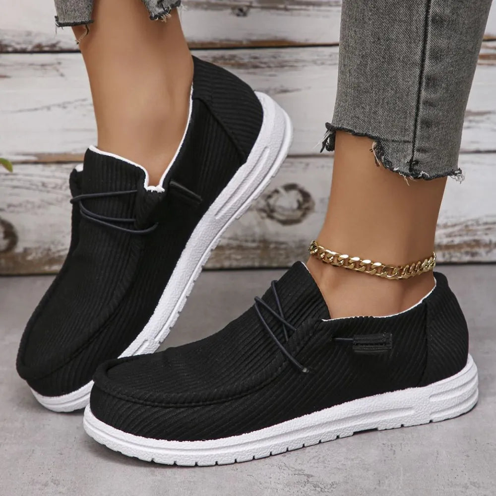 Round Toe Canvas Sneakers in Black for Women