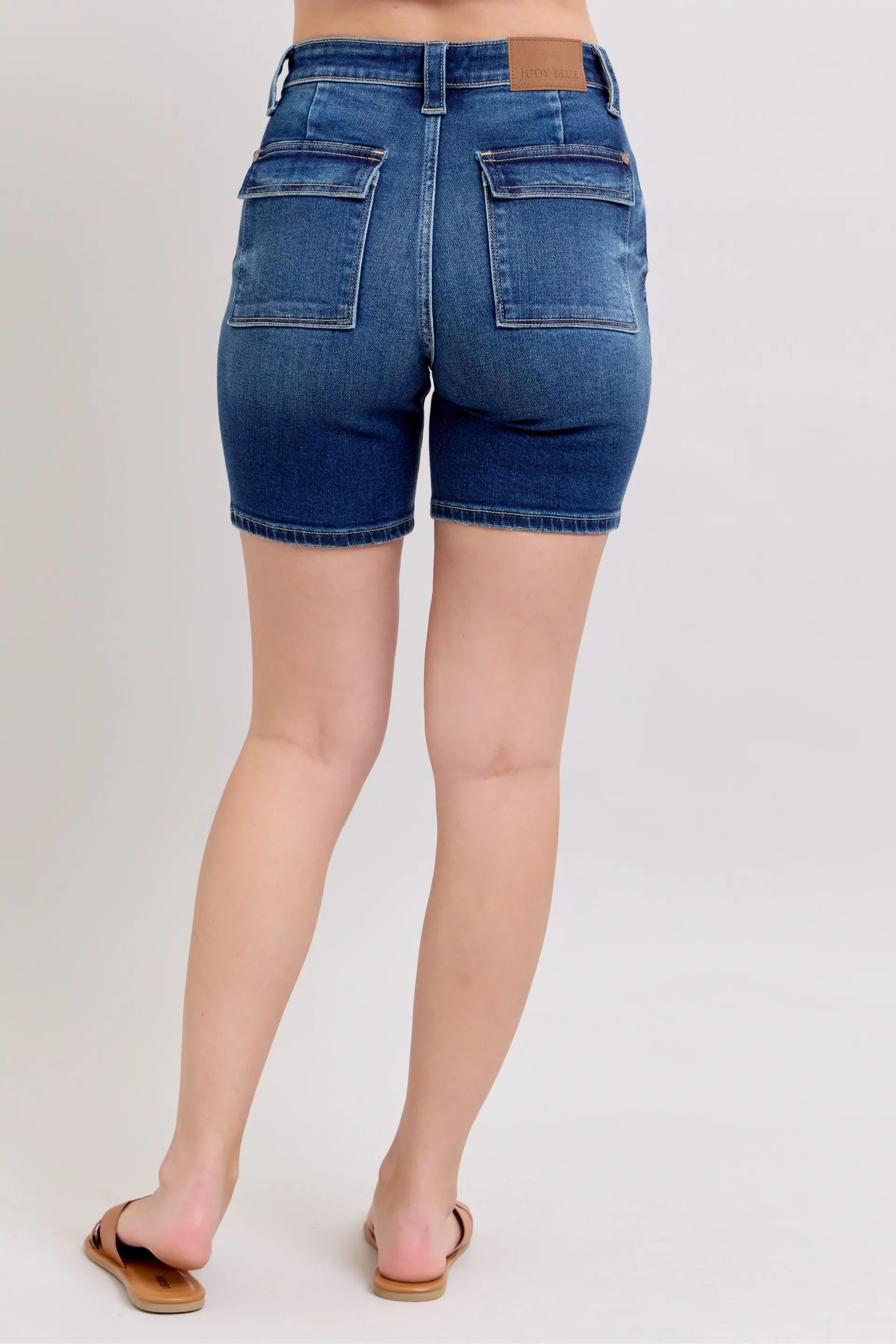 High Waist Bermudas Jeans W/ Back Flap Pockets Plus Size in Dark for Women