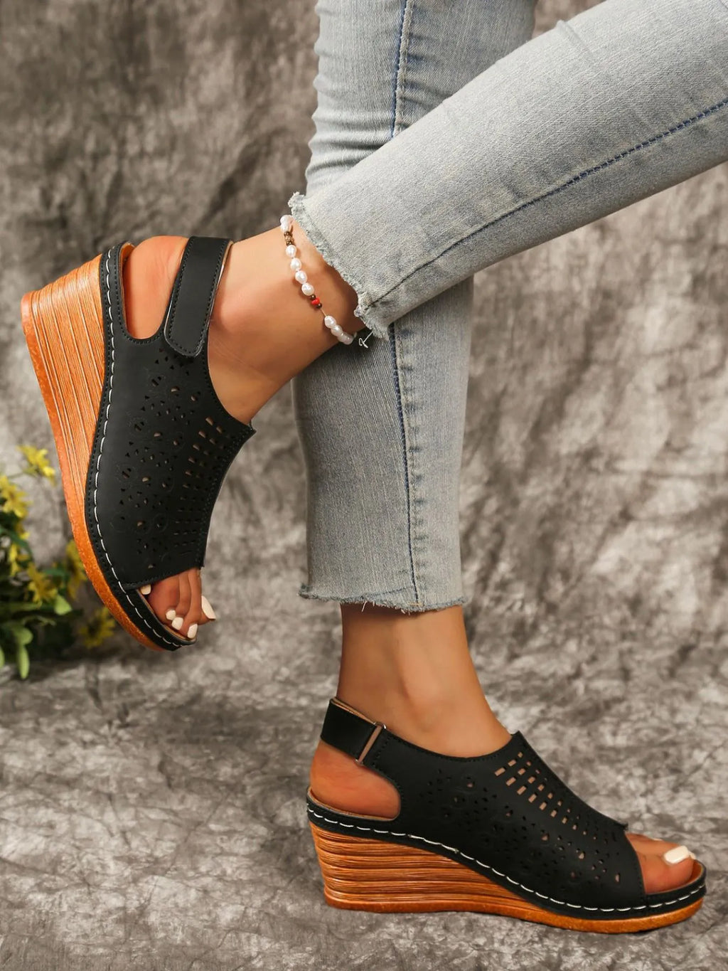 Open Toe Wedge Sandals in Classic in Black for Women