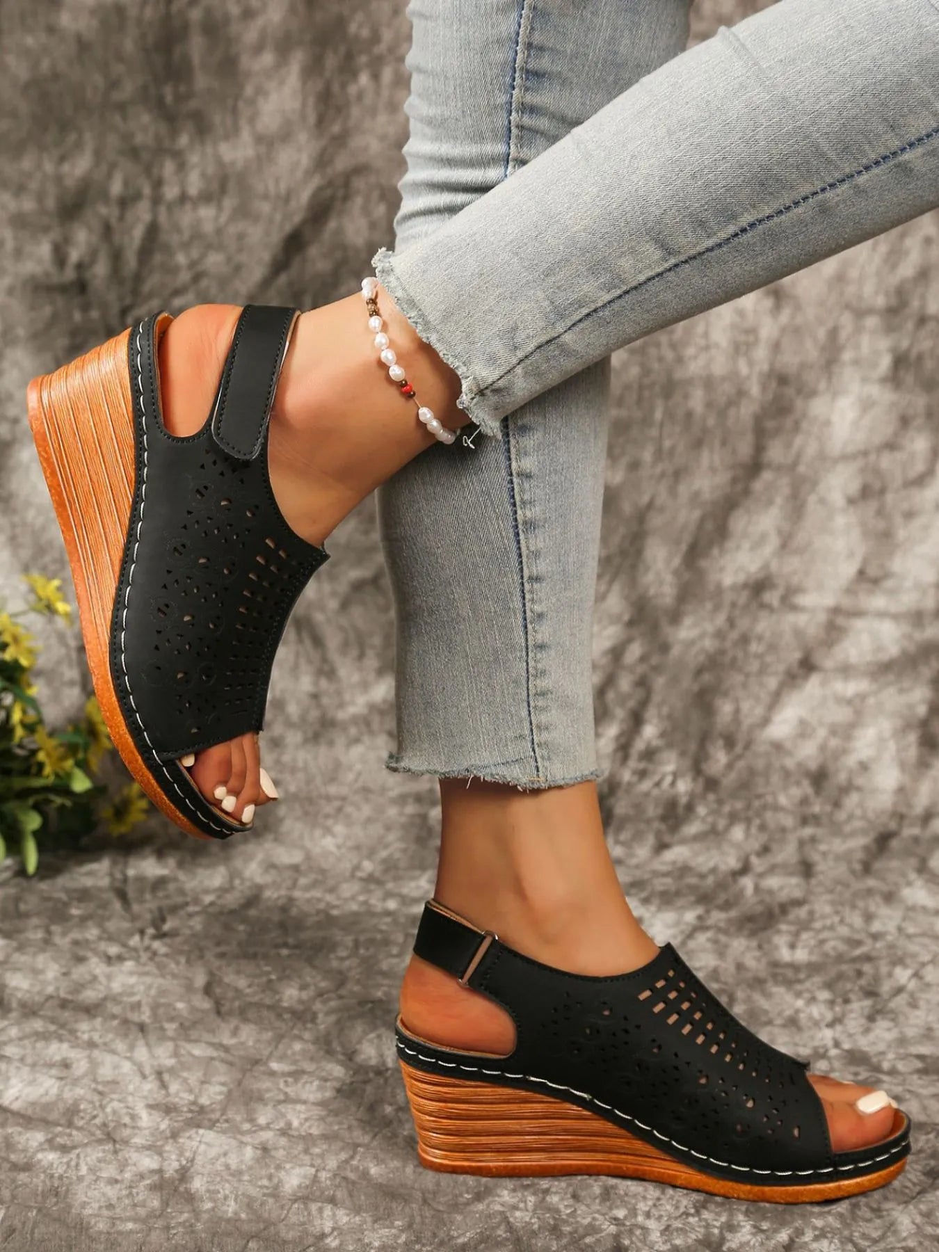Open Toe Wedge Sandals in Classic in Black for Women