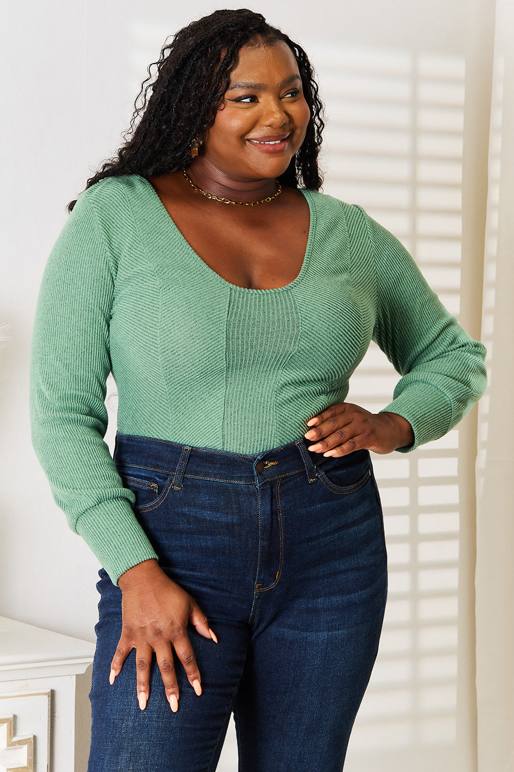 Scoop Neck Long Sleeve Top in Green for Women