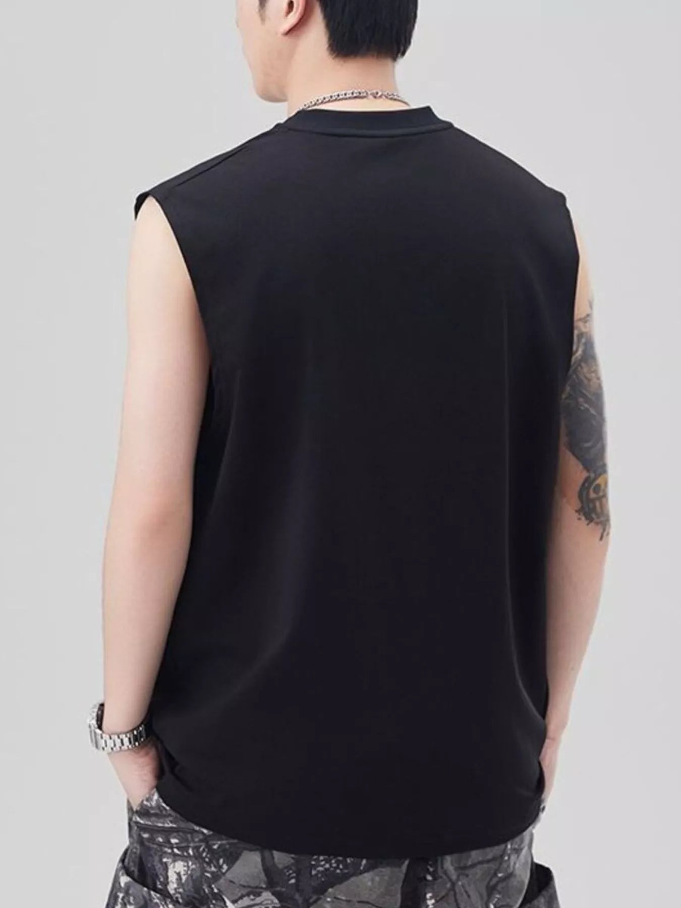 Plus Size Solid Color Casual Tank Top in Green for Men