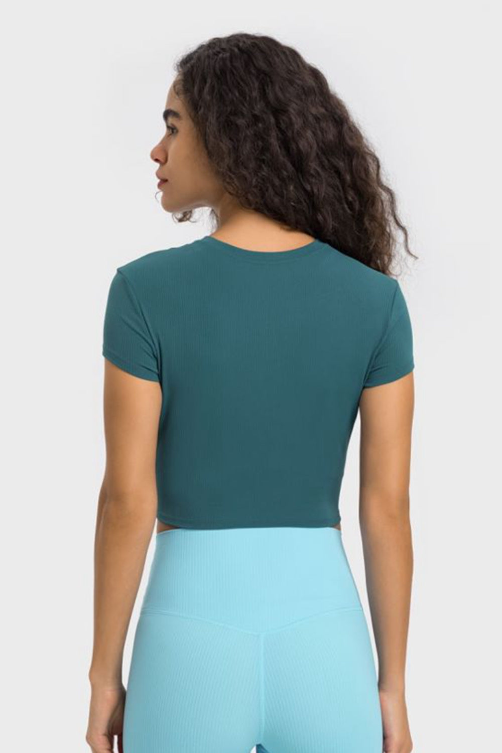 Round Neck Short Sleeve Cropped Sports T-Shirt in Brown for Women