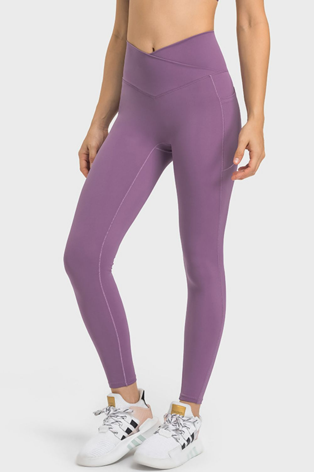 V-Waist Yoga Leggings with Pockets in Gum Leaf for Women