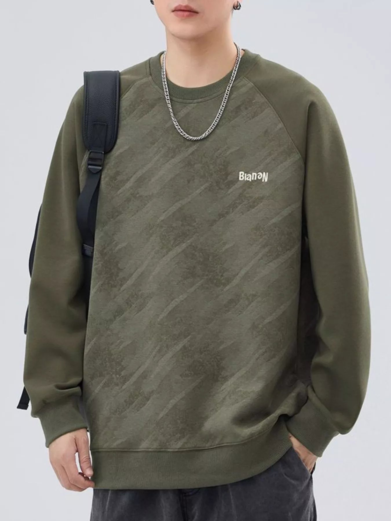 Plus Size Round Neck Raglan Sleeve Sweatshirt in Black for Men
