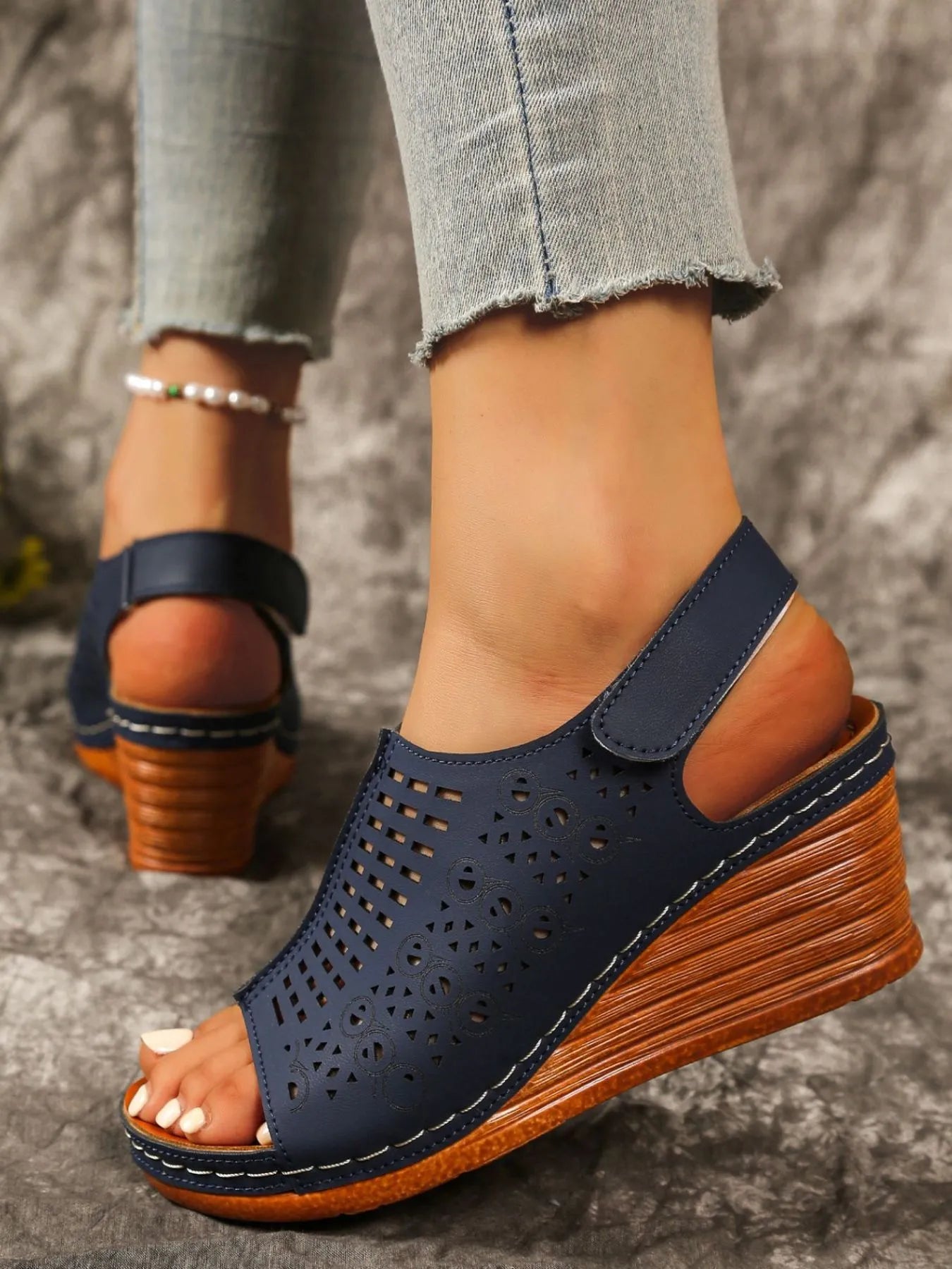 Open Toe Wedge Sandals in Classic in Black for Women