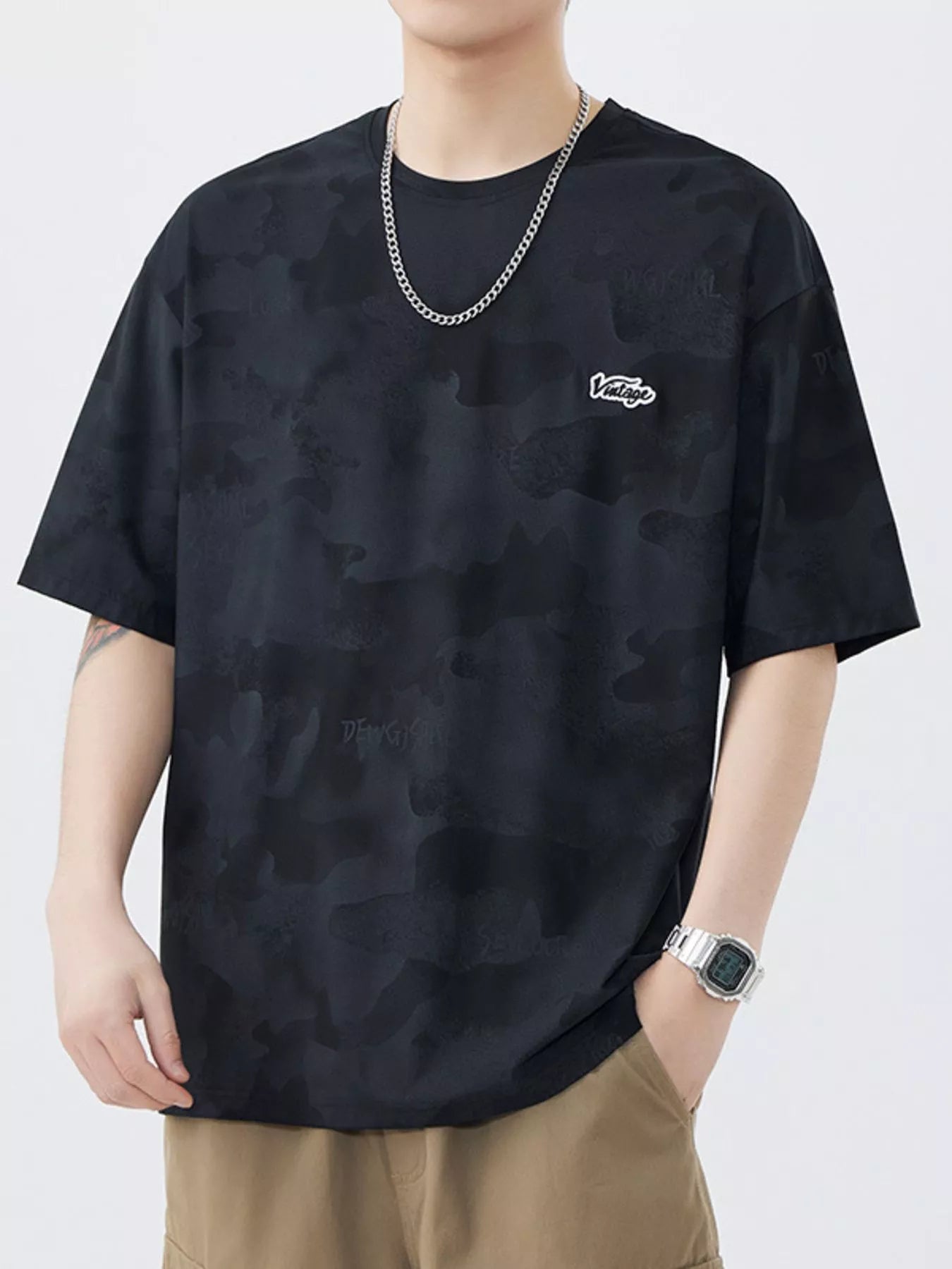 Plus Size Round Neck Relaxed Fit T-Shirt in Black for Men