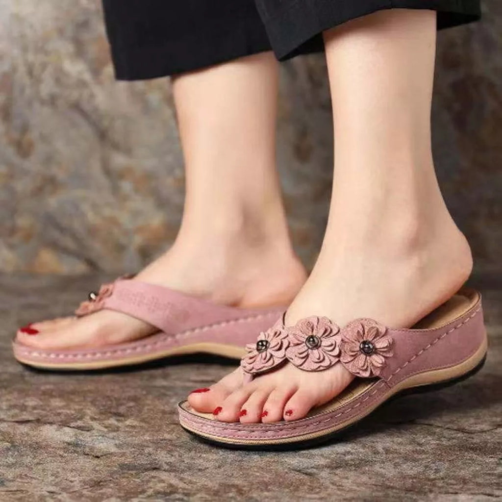 Toe Post Wedge Sandals in Classic in Black for Women