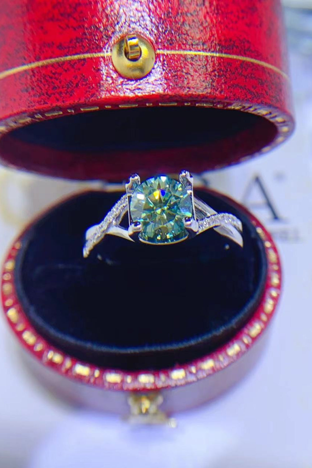 1 Carat Moissanite 925 Sterling Silver Ring in Classic in Light Green for Women